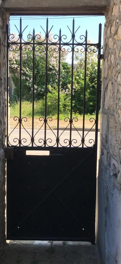 L Escale En Beauce Bed and Breakfast Maisons  Εξωτερικό φωτογραφία